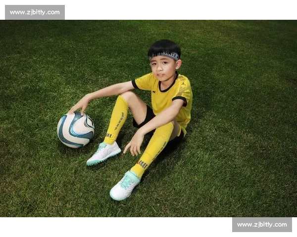 从绿茵到街头现代足球服装设计科技文化全景解析趋势与未来发展